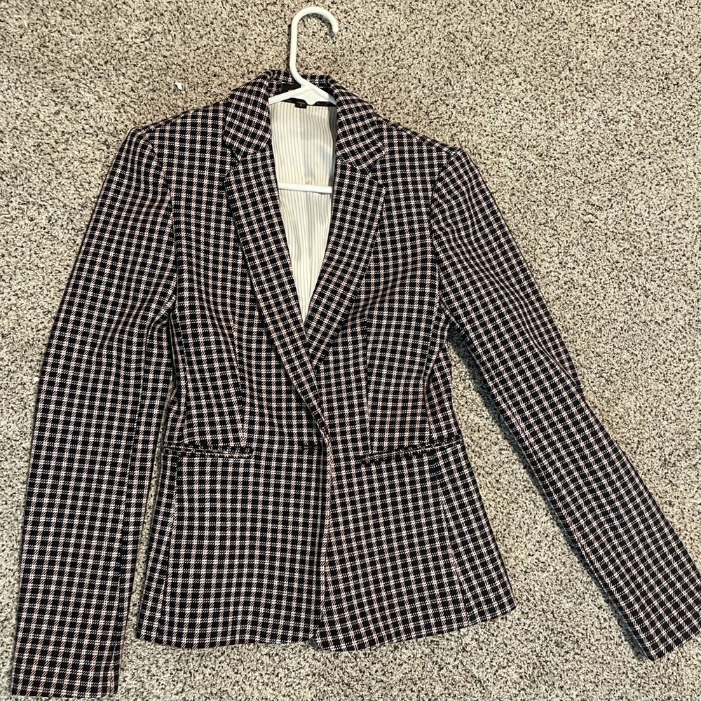 Women’s plaid blazer